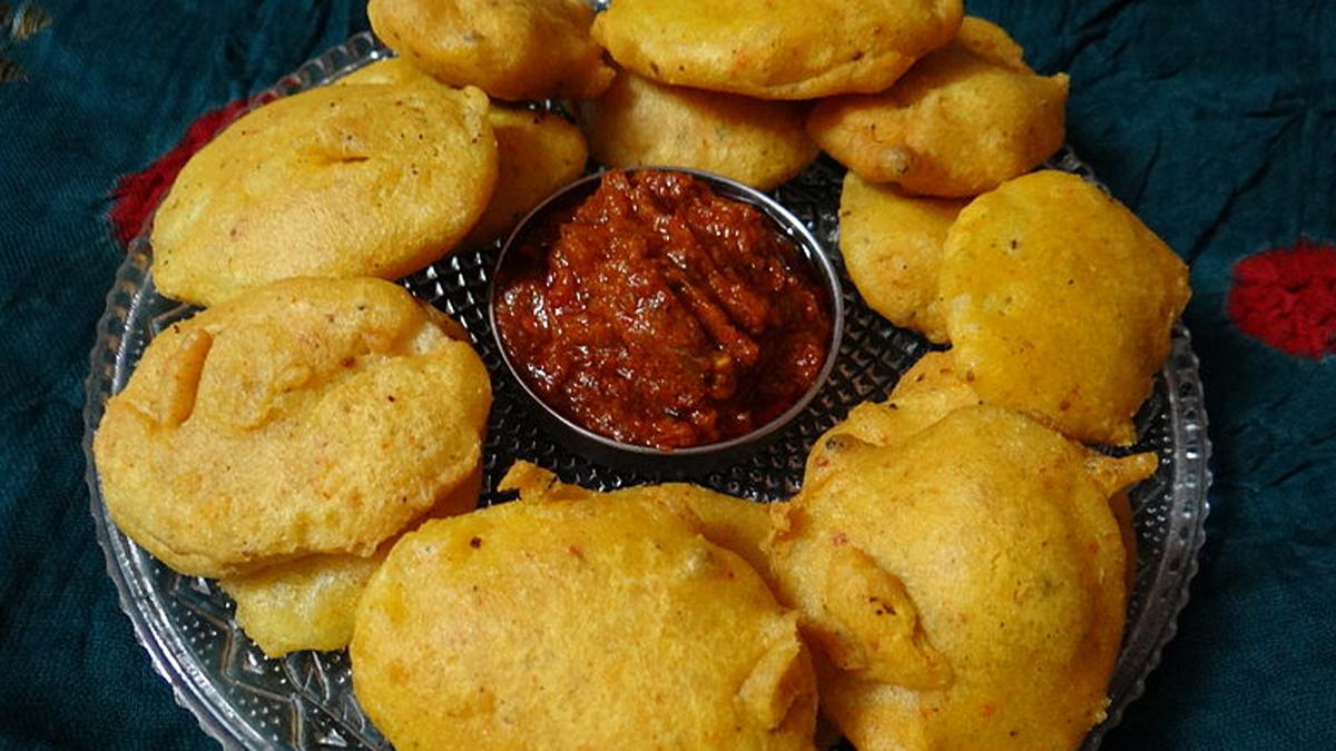 aloo pakoda recipe